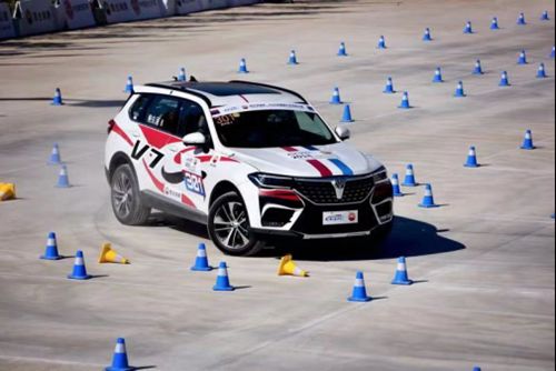 華晨中華V7量產(chǎn)車性能大賽 四個(gè)“第一”