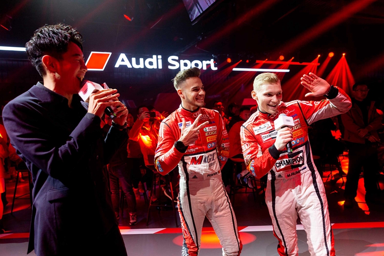 a 03-主持人與奧迪簽約車手Martin Rump、Alessio Picariello互動.jpg