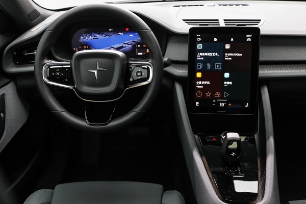 a Polestar 2 內飾.jpg