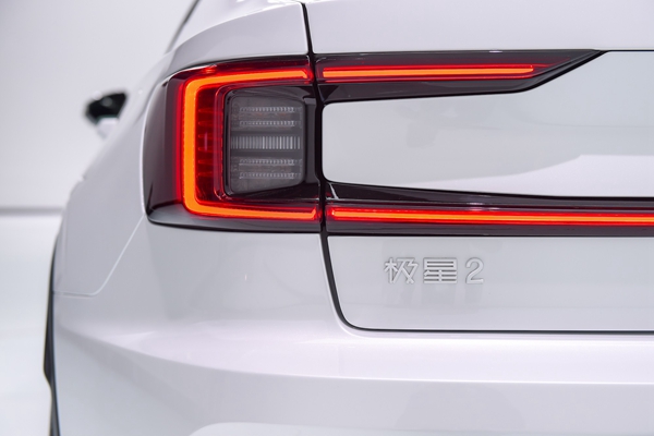 a Polestar 2 外觀2.jpg