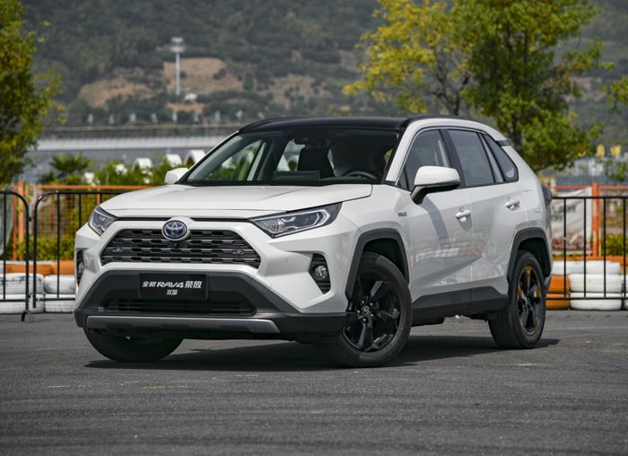 豐田RAV4榮放購車優惠6000元 店內有現車