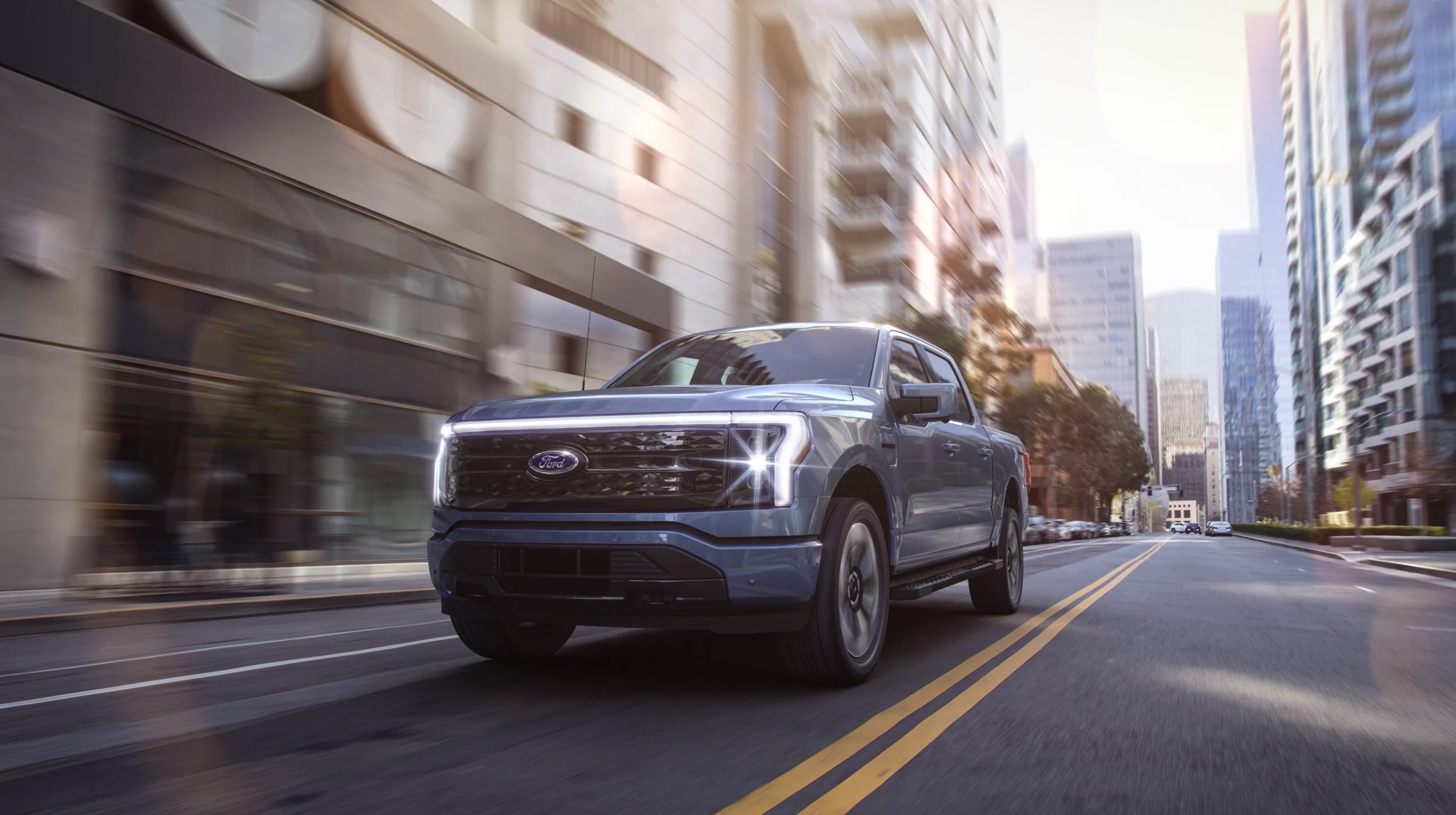 最大續航482km 福特F-150 Lightning官圖發布