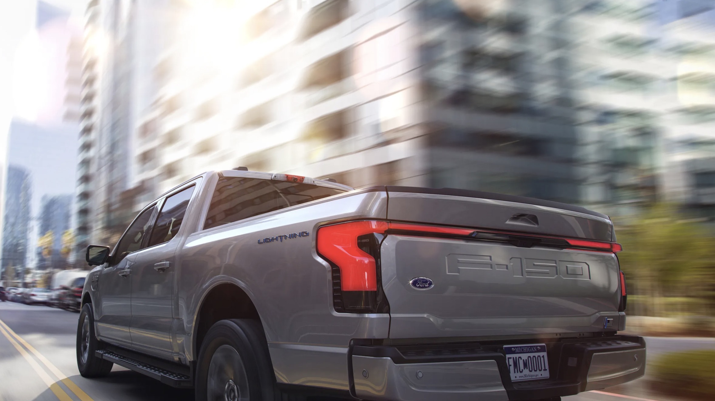最大續航482km 福特F-150 Lightning官圖發布