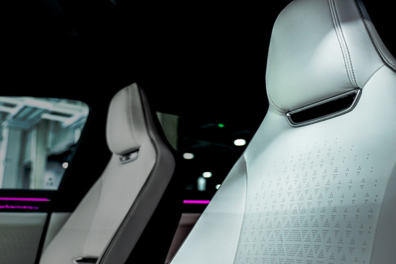 高合汽車與陶氏公司全球首發(fā)LUXSENSE??有機硅皮革車端應用