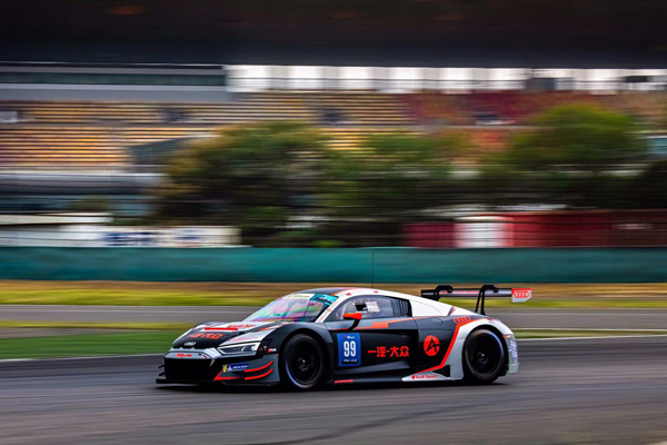 6、奧迪R8 LMS GT3賽車在比賽中展現出強大實力.jpeg