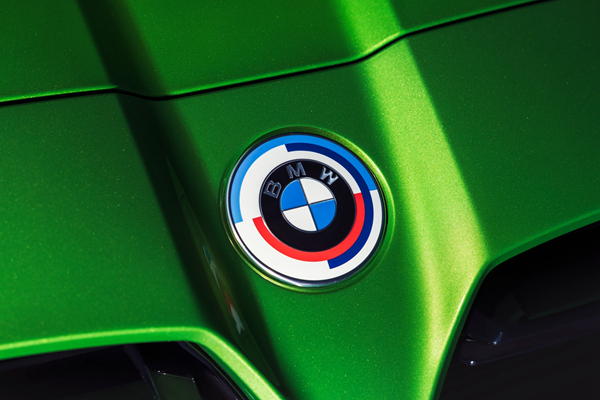a 03.BMW Motorsport紀(jì)念版車標(biāo).jpg