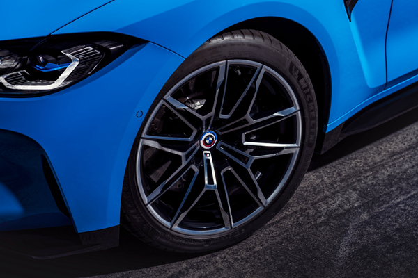 a 04.BMW Motorsport紀(jì)念版輪轂標(biāo).jpg