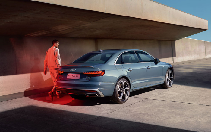 1、全新推出的奧迪A4L 40 TFSI quattro RS Edition(RS 套件燃速型），將運(yùn)動(dòng)風(fēng)范演繹到極致.jpg