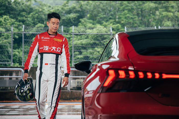 2、奧迪RS駕駛學(xué)院首席教官程叢夫駕駛RS e-tron GT征戰(zhàn)浙賽.jpeg