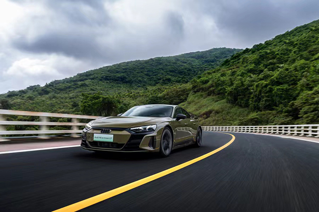 6.逐浪者全方位體驗奧迪RS e-tron GT的動力性能.jpeg